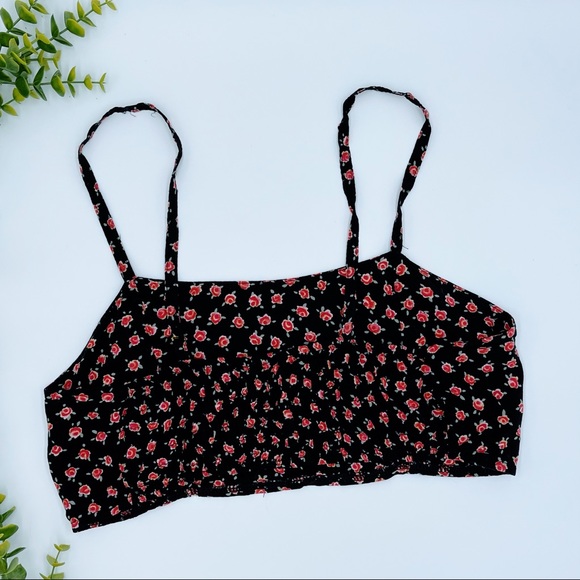Brandy Melville Bralette Floral Crop Top Black with Red Roses - Picture 4 of 9